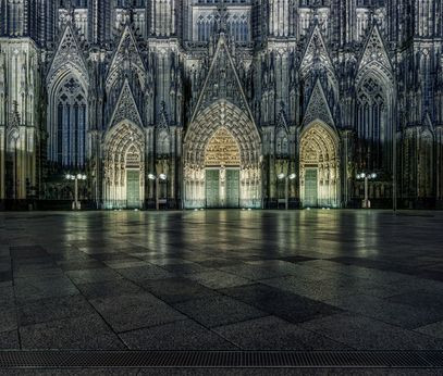 Kölner Dom, Portal bei Nacht