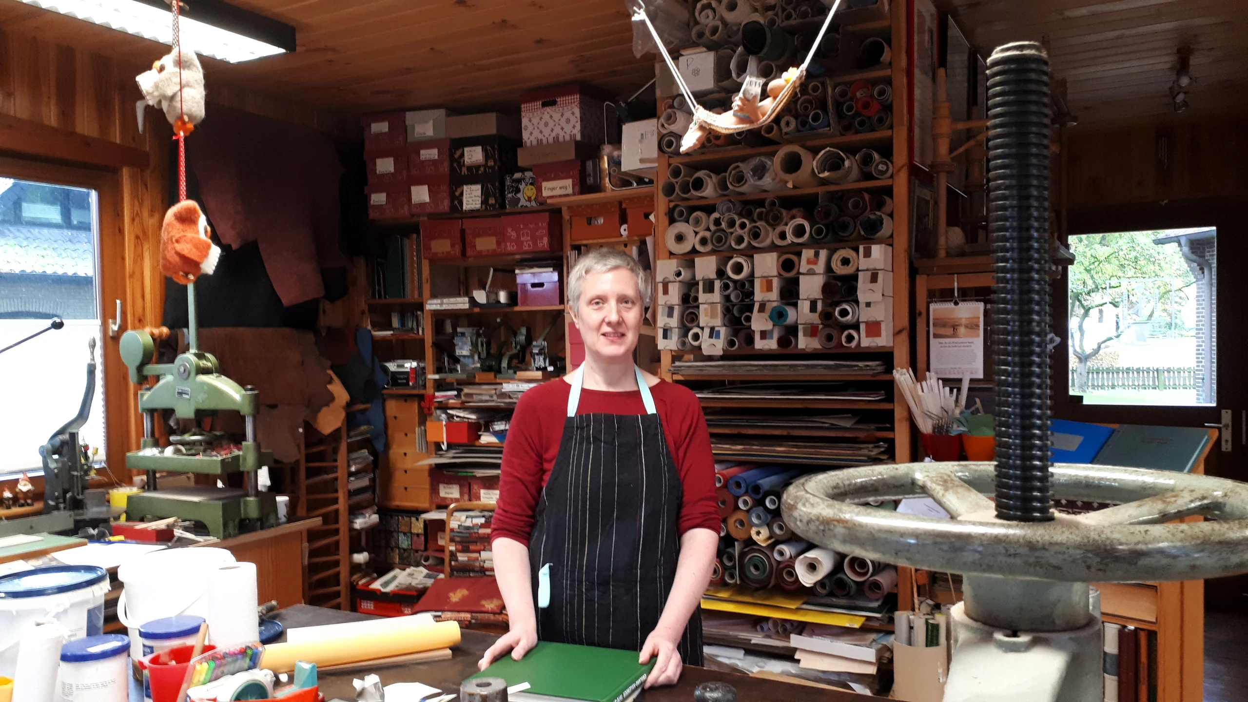 Секссіз порно көру Аналдағы үлкен сиськи