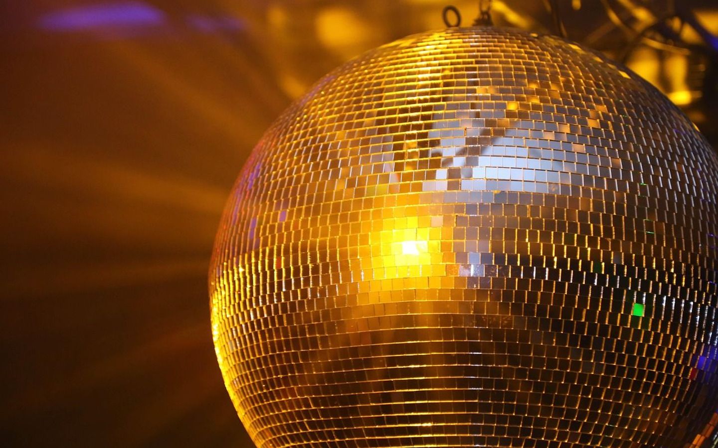 Discokugel_Party_Halloween (c) Pixabay.jpg