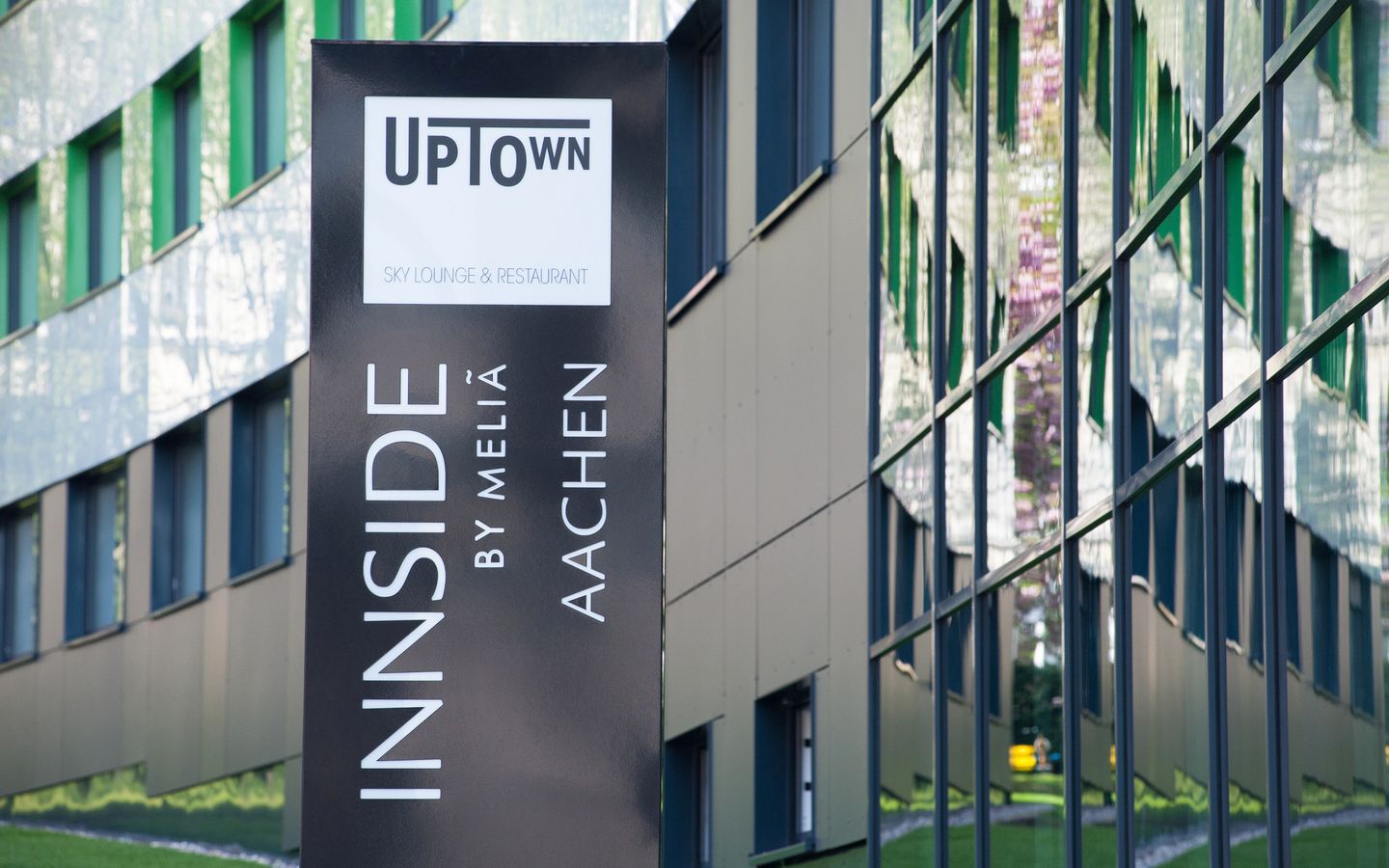 002InnsideAachen-General Entrance.jpg