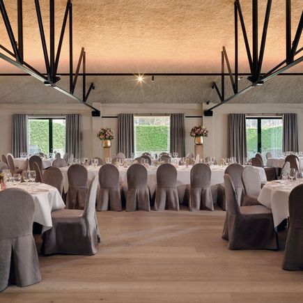 La Butte Aux Bois Saal mit Bestuhlung