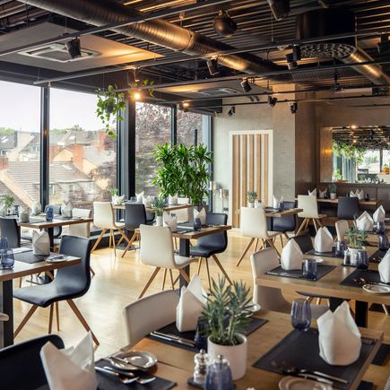 231rInnsideAachen-Up Town Sky Lounge & Restaurant.jpg