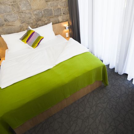 Kloster Heidberg Zimmer 1.jpg