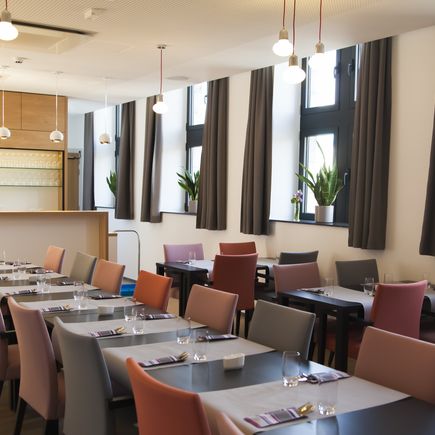 Kloster Heidberg Restaurant 2.jpg