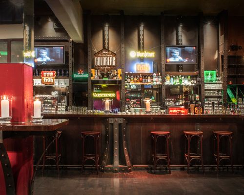 Cafe Madrid (c) Christoph Görres _ ORA GmbH (2).jpg