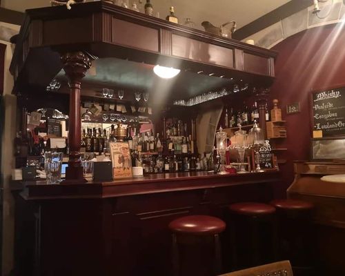 Grotesque Absinth-Bar
