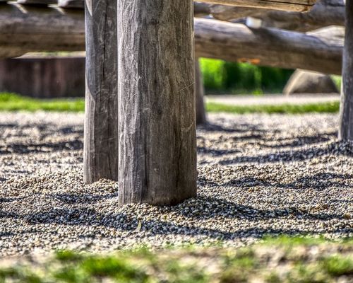 Spielplatz Holzgerüst (c) Pixabay