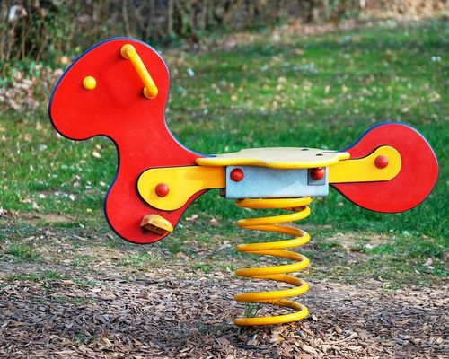 Spielplatz Wippe (c) Pixabay