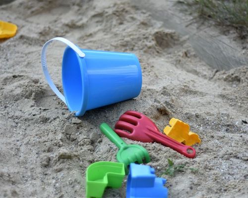 Spielplatz Sandspielzeug (c) Pixabay