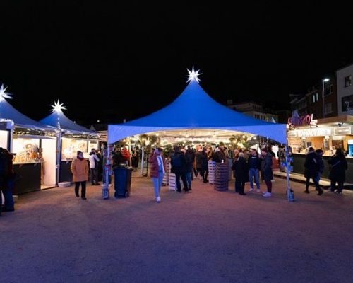 Weihnachtsdorf am Büchel 3 (c) Bahkauv Brew_Mukuva e.V..jpg