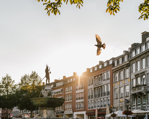 Marktplatz Aachen mit Karlsbrunnen