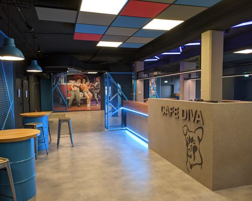 DAS DA THEATER Foyer