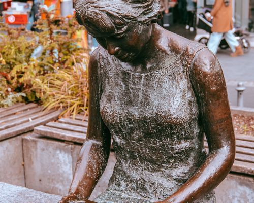 The Woman Reading in Autumn