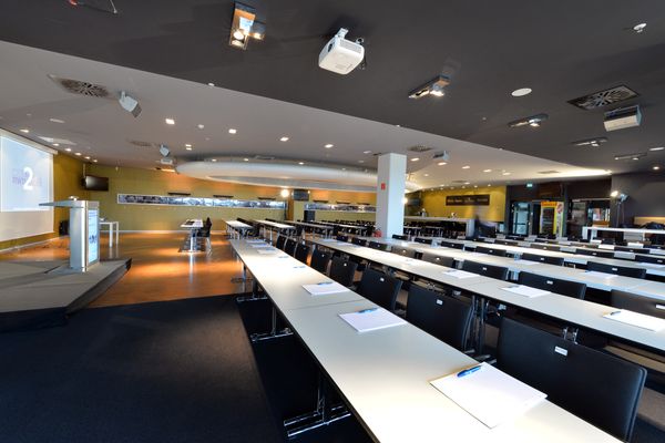 Club Lounge 1_paralamentarisch (Groß).jpg