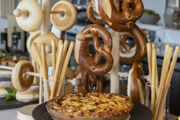 204InnsideAachen-Breakfast Buffet Restaurant.jpg