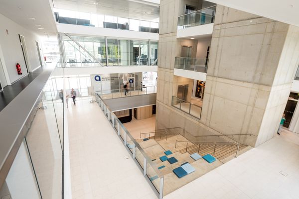 Sitzstufen + Foyer.jpg